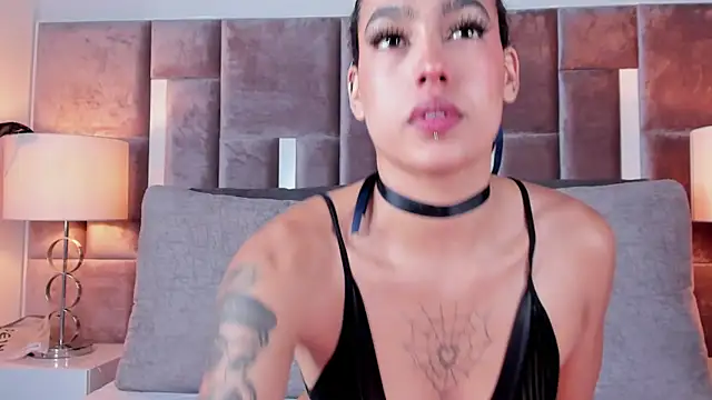 Nia Bunny online show from 11-05-25, 12:49