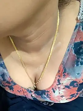 Snapshot of samitasharma chatting on 07-07-26, 01:37 samitasharma online show from 07-07-26, 01:37