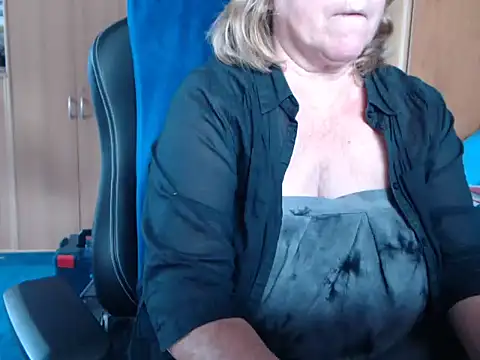 Snapshot of _sunshine__ chatting on 06-10-26, 06:12 sunshine online show from 06-10-26, 06:12