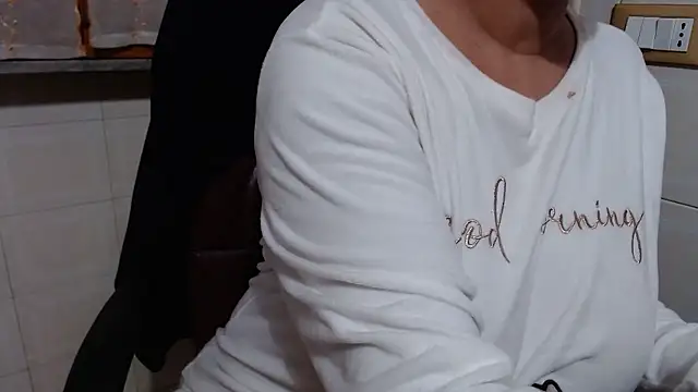 Foxlady2271 online show from 01-06-26, 03:05