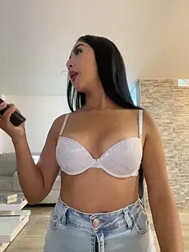 Snapshot of SOPHIACANDY19_ chatting on 05-08-26, 12:05 SOPHIACANDY19 online show from 05-08-26, 12:05