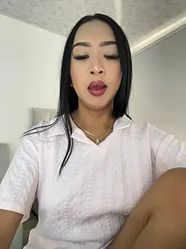 Snapshot of SOPHIACANDY19_ chatting on 05-31-26, 09:49 SOPHIACANDY19 online show from 05-31-26, 09:49