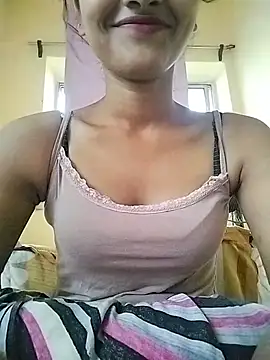 MISSQUEEN48 online show from 06-22-26, 05:59