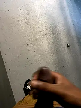 Snapshot of zeekBbc chatting on 10-31-25, 08:32 zeekBbc online show from 10-31-25, 08:32