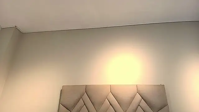 Isis Osman online show from 03-26-26, 07:19