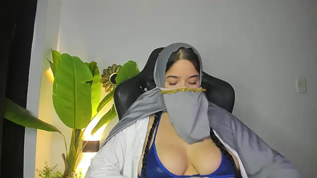 Snapshot of janna_isa chatting on 06-12-26, 08:52 janna isa online show from 06-12-26, 08:52