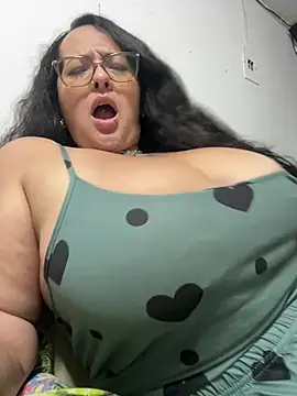 Snapshot of KarllaWalker chatting on 06-22-26, 12:45 KarllaWalker online show from 06-22-26, 12:45