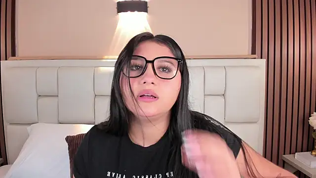 Snapshot of AvyMilton chatting on 03-19-26, 11:47 AvyMilton online show from 03-19-26, 11:47