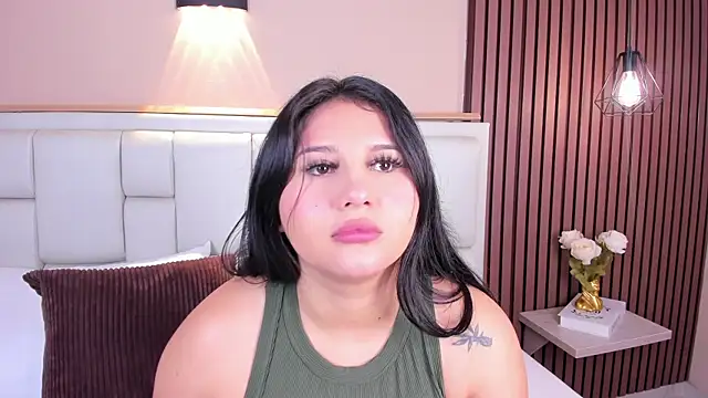 Snapshot of AvyMilton chatting on 04-12-26, 11:59 AvyMilton online show from 04-12-26, 11:59