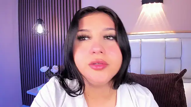 Snapshot of AvyMilton chatting on 04-15-26, 11:39 AvyMilton online show from 04-15-26, 11:39