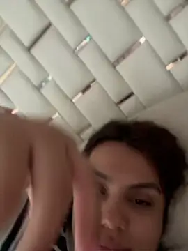 Snapshot of valeria2019hot chatting on 04-30-26, 04:35 valeria2019hot online show from 04-30-26, 04:35