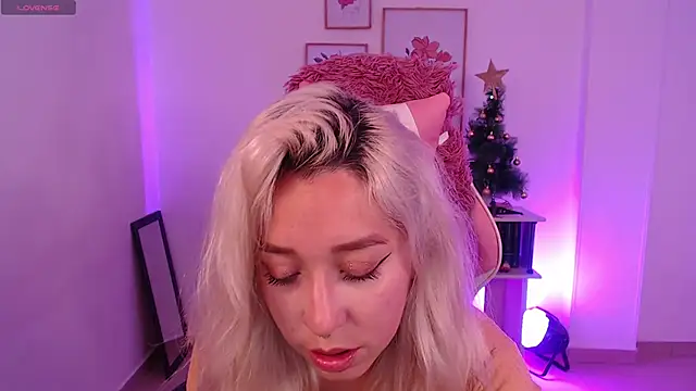 Dahlia  espresso online show from 12-17-24, 06:09