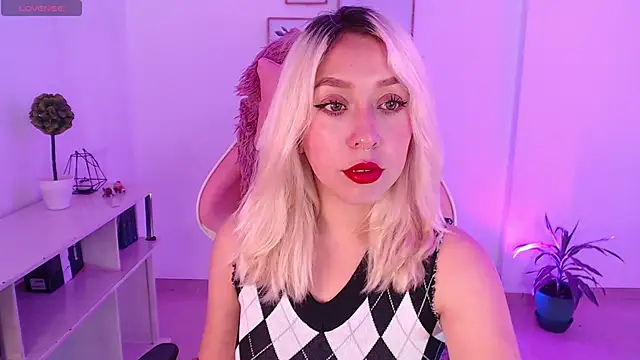 Dahlia  espresso online show from 01-31-25, 04:38