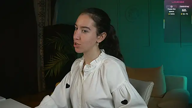 Snapshot of Belle_Via chatting on 06-03-26, 02:55 Belle Via online show from 06-03-26, 02:55