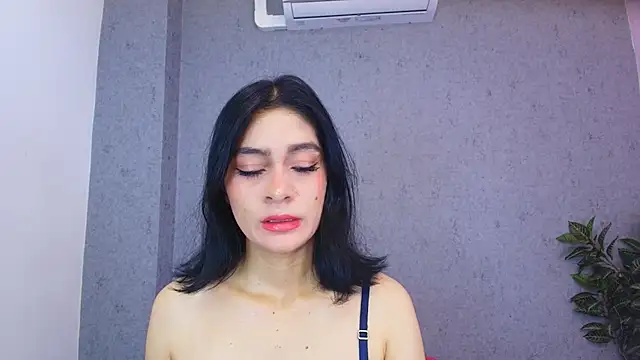 Snapshot of Tiffany_mendez chatting on 04-30-26, 12:11 Tiffany mendez online show from 04-30-26, 12:11