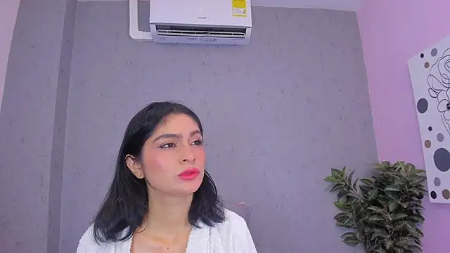 Snapshot of Tiffany_mendez chatting on 05-06-26, 12:10 Tiffany mendez online show from 05-06-26, 12:10