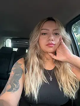 amanda-medrano1 online show from 02-05-26, 01:38