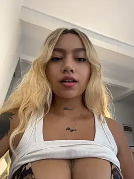 amanda-medrano1 online show from 07-18-26, 04:11