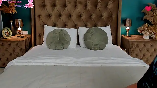 CalyMoon online show from 01-13-26, 01:16