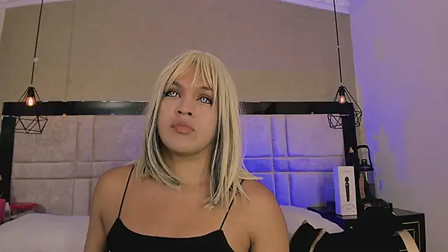 Snapshot of kimCosseyy chatting on 03-04-26, 02:17 kimCosseyy online show from 03-04-26, 02:17