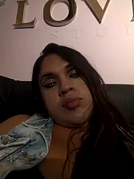 Snapshot of kimCosseyy chatting on 04-02-26, 02:09 kimCosseyy online show from 04-02-26, 02:09