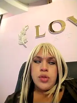 Snapshot of kimCosseyy chatting on 04-15-26, 02:07 kimCosseyy online show from 04-15-26, 02:07