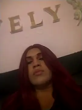 Snapshot of kimCosseyy chatting on 04-16-26, 02:01 kimCosseyy online show from 04-16-26, 02:01