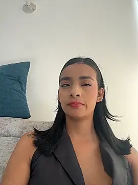Laura fernandezII online show from 05-23-26, 07:29