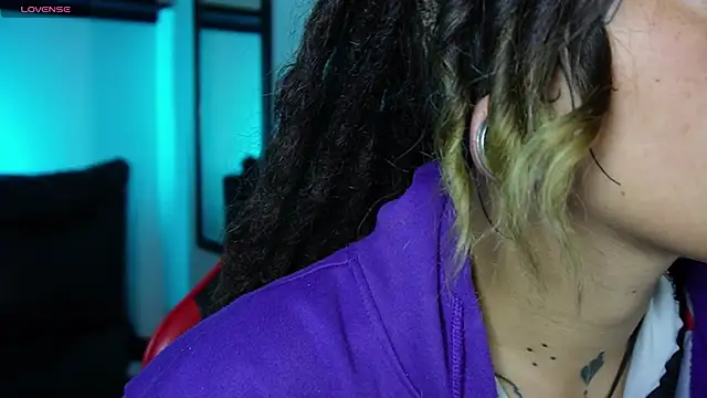  sharlotte777 online show from 04-06-26, 01:56