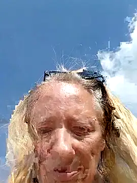 Snapshot of Ladykiss833 chatting on 10-29-25, 11:34 Ladykiss833 online show from 10-29-25, 11:34