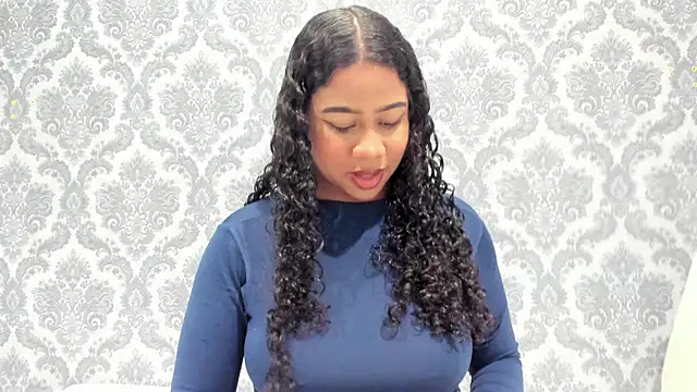 Sofi Fox  online show from 12-03-25, 07:45