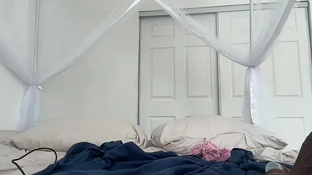 Snapshot of shandiloveslemonss chatting on 12-22-25, 02:47 shandiloveslemonss online show from 12-22-25, 02:47