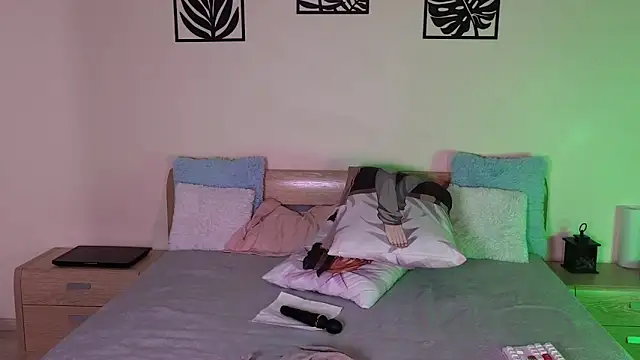 katycrown online show from 09-15-25, 04:18