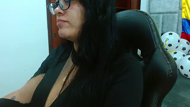 Snapshot of violletha chatting on 06-22-26, 12:24 violletha online show from 06-22-26, 12:24