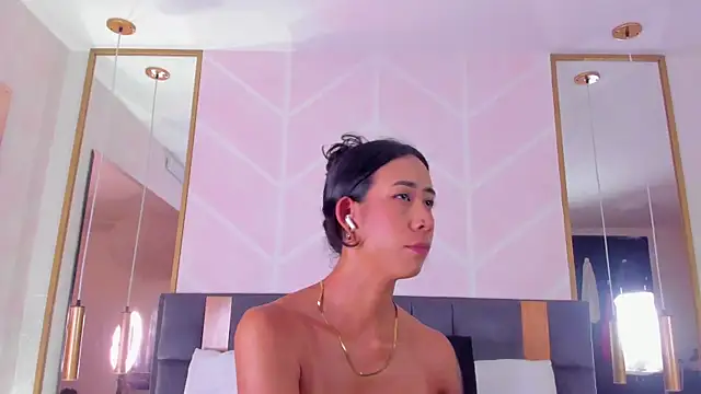 GabyPetit online show from 12-18-25, 08:15