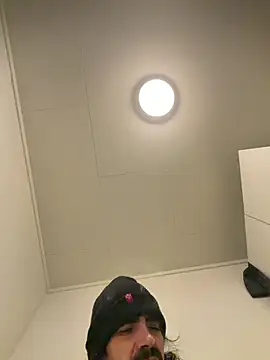 wolfwhite95 online show from 03-09-26, 06:23