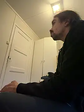 wolfwhite95 online show from 06-05-26, 10:59