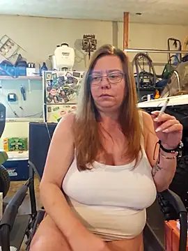 MsShelby40 online show from 04-15-26, 01:29