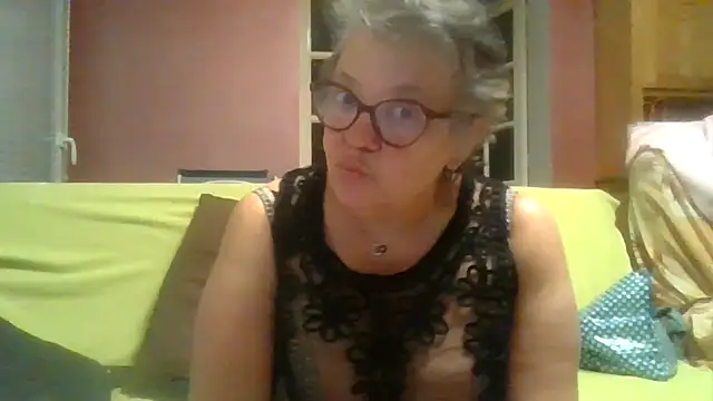 Vandeae44 online show from 04-30-26, 08:57