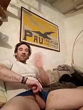 Snapshot of Crookedcook82@xh chatting on 03-29-26, 07:58 Crookedcook82xh online show from 03-29-26, 07:58