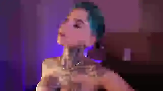 Snapshot of AliceShazaham_ chatting on 01-06-25, 02:58 AliceShazaham online show from 01-06-25, 02:58