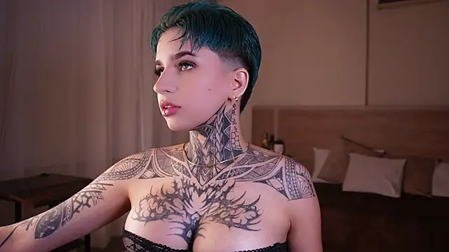 Snapshot of AliceShazaham_ chatting on 02-02-25, 06:04 AliceShazaham online show from 02-02-25, 06:04