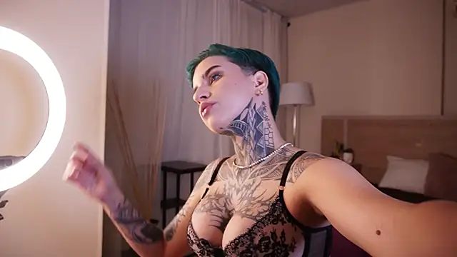 Snapshot of AliceShazaham_ chatting on 02-07-25, 06:14 AliceShazaham online show from 02-07-25, 06:14