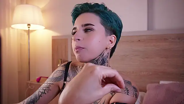 Snapshot of AliceShazaham_ chatting on 02-07-25, 09:16 AliceShazaham online show from 02-07-25, 09:16