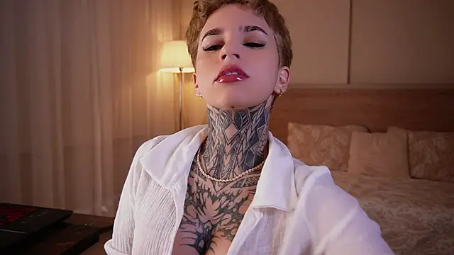 Snapshot of AliceShazaham_ chatting on 03-04-25, 09:29 AliceShazaham online show from 03-04-25, 09:29