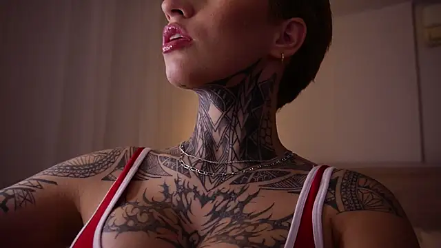 Snapshot of AliceShazaham_ chatting on 03-05-25, 06:12 AliceShazaham online show from 03-05-25, 06:12