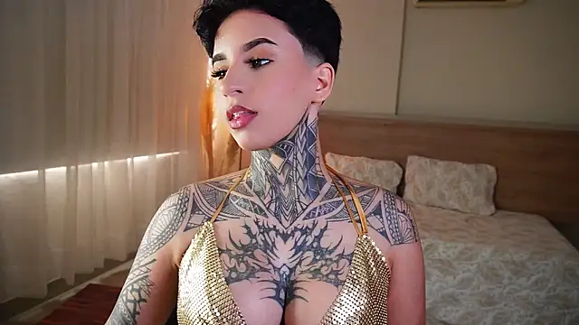 Snapshot of AliceShazaham_ chatting on 10-18-25, 03:46 AliceShazaham online show from 10-18-25, 03:46