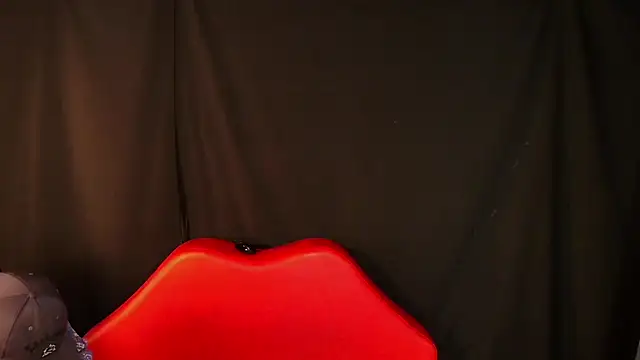 Snapshot of Annyeli chatting on 06-20-26, 02:25 Annyeli online show from 06-20-26, 02:25