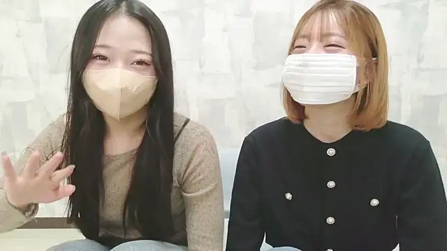 LOVE MOMO LOVE online show from 05-20-26, 12:00