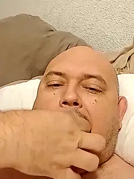 BigromeoXX online show from 10-21-25, 10:49